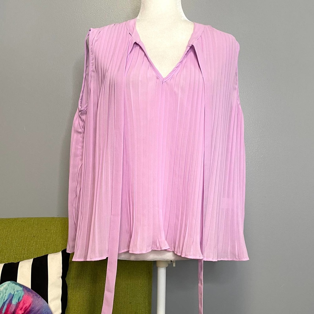 Vici Exclusive Lavender Pink Purple Pleated Oversized Blouse Top NEW Small - Picture 6 of 6